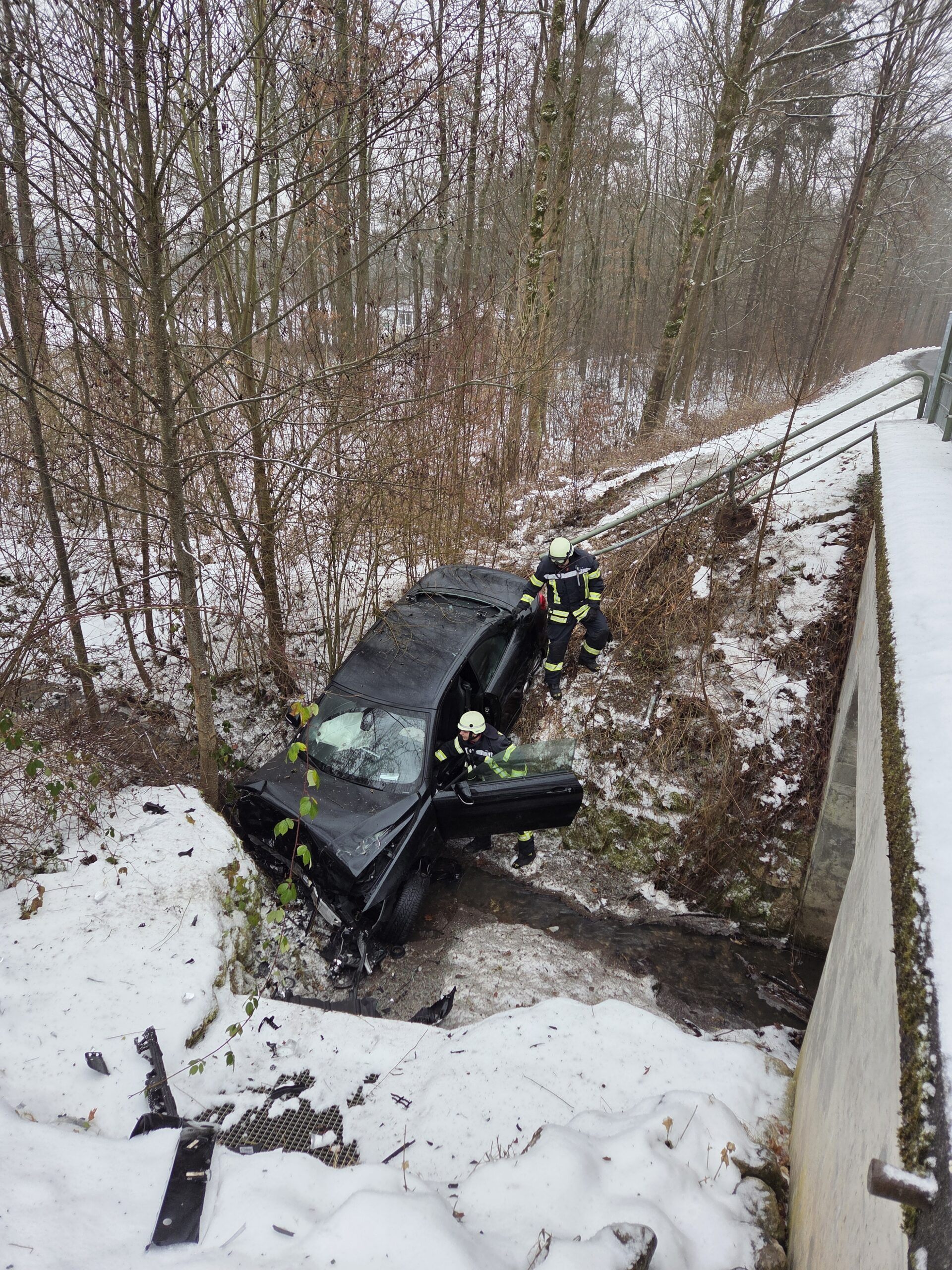 Verkehrsunfall wegen Eis- und Schneeglätte